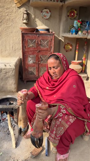 Rabia Ahmad on Instagram: "Winter Special Paya Receipe #viral #reels #village #viralreels #family"