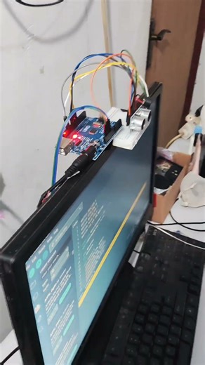 dont get too close to your monitor #tech #arduino #diy #fyp #maker