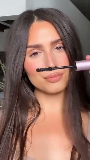 Too Faced - Length & Volume In My Natural Eye Lashes