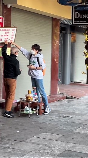 아침에만 잠시 영업하는 하노이 길거리 커피 Hanoi street coffee that is only open for a while in the morning #베트남커피 #베트남길거리커피 #streetcoffee #roadcoffee #틱톡푸드 #tiktokfood #틱톡푸드투게더 #streetfood #틱톡맛집 #길거리음식 #푸드틱톡 #틱톡미식회 #푸드챌런지#틱톡푸드크리에이터 #푸드디스플레이 #푸드검증단 #시장음식 #베트남 #하노이 #길거리음식 #vietnam #hanoi #streetfood #베트남길거리음식 #하노이식당 #해외음식 #베트남여행 #하노이여행