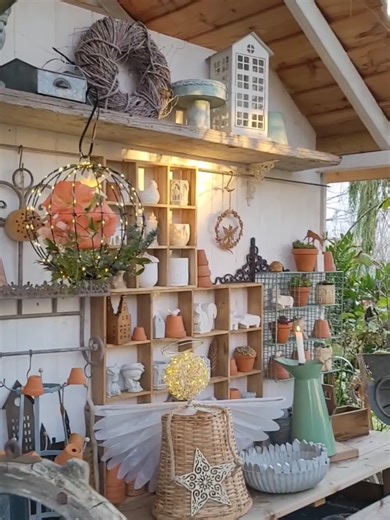 🌿Gurkenglas Discokugel🌿 Vor Weihnachten hatte ichs überhaupt nicht mehr geschafft diese virale Leuchtkugel zu befüllen, doch als jetzt an Silvester meine Amaryllis, die ich zu Weihnachten geschenkt bekommen hatte, umknickte, hab ich sie mit dem ebenfalls viralen