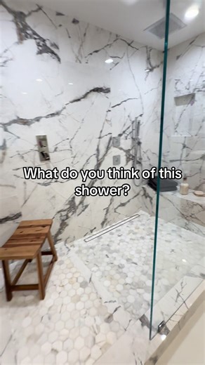 Personally I love this shower! Ready to renovate my bathroom and this is great inspiration! Thinking of buying or selling in the LA area? Text, call or DM! Ashley Andrews, Realtor® / Broker Vista Sotheby’s 📱 317-740-8436 📧 ashley@ashleyandrewshomes.com DRE# MSLRA022