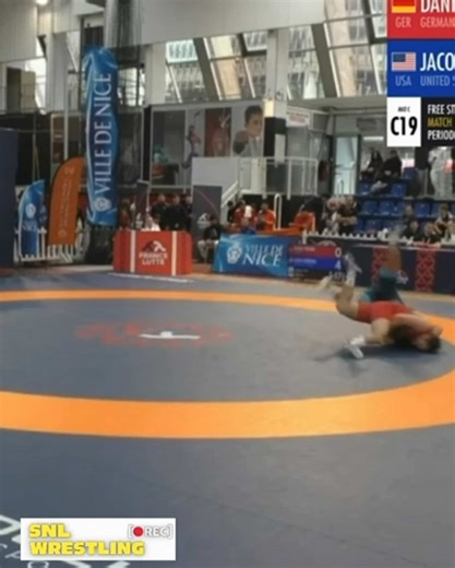 92KG | Daniel Fischer 🇩🇪 fall over Jacob Cardenas 🇺🇸 #freestylewrestling #henrideglane #wrestlinghighlights #wrestlingmatch