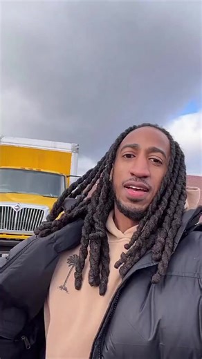 Week 1 📅 Gross: $25,150 ⛽️ Fuel: $4,788.37 🙎🏽‍♂️Driver pay: $6,475 🏥 Insurance: $8,183.68 🧰 Maintenance: $11,335.88 🔌 ELD: $600 🏦 Factoring: $219.75 🏨 Hotels: $648.55 👨🏾‍💻 Dispatch: $260 🤷‍♂️ Miscellaneous: $1,234.44 Total expenses: $33,745.67 | Net loss: $8,595.67 #boxtruck #business #entrepreneur #trucking logistics