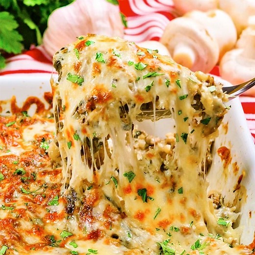 Easy Keto Ground Beef And Cheese Casserole