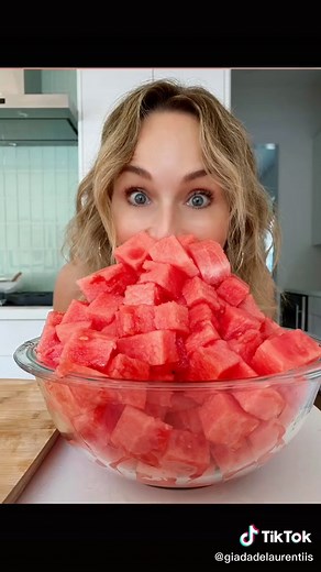 Ultimate Guide: How to Slice a Watermelon with Expert Knife Skills