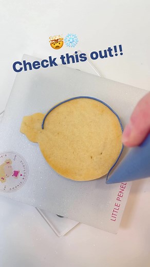 304K views · 2.8K reactions | Check out this wet on wet technique for making a snowflake designed cookie with royal icing! Thanks Petitechoubakes for your macaron version and inspiration for this technique! #satisfyingvideos #wetonwetcookies #decoratedcookies #royalicingcookies #cookiedecorating | Little Penelope's Cookie Boutique, LLC. | Facebook