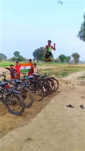 long jump ki practice...🇮🇳 #sport #video #viral #rail 👋🥰 video ka comment mein batao