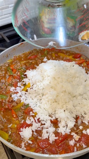 The perfect busy weekday dinner https://aldentediva.com/stuffed-pepper-casserole/ | Al Dente Diva Food & Recipes