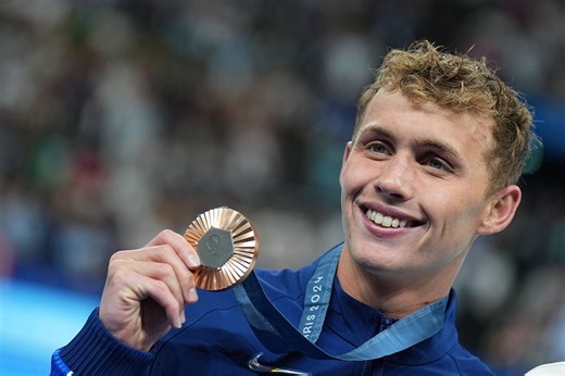 "This guy’s just like Michael Phelps on color sets"- Leon Marchand's rival Carson Foster names swimmer who excels in different intensity workouts