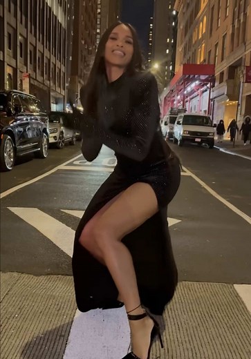 Wind dat thang up one time real quick! | come on hit it one time dance