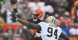 Live updates: Saints battle the Browns in frigid conditions in Cleveland