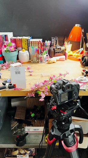 Get yourself a Valentine who looks at you like Tamaki looks at Haruhi (Well, Haruhi may beg to differ). Happy Valentine's Day from the Crunchyroll Store! 💌🌹 Link to store in bio! #valentinesday #crunchyroll #crunchyrollstore #ouranhighschoolhostclub #OHSHC