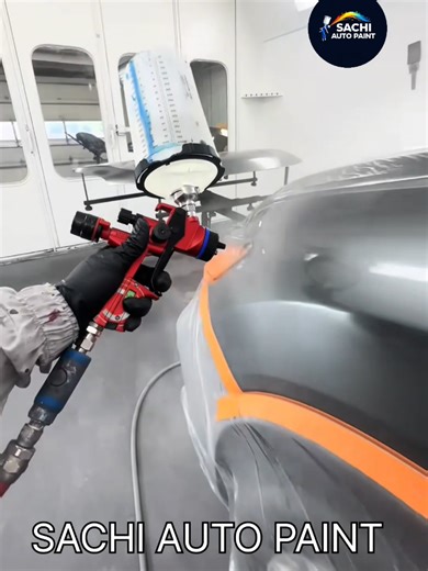 🚗❌ Orange Peel එන එක නවත්තන්න මෙන්න Pro Technique එක! වාහන පේන්ට් හෝ ක්ලියර් කෝට් ගහලා ඉවර උනාම Surface එක දොඩම් පොත්තක් වගේ රළු වෙලා පේනවද? 🍊 ඒක තමයි Orange Peel. ගොඩක් අය හිතන්නේ 👉 Paint quality ප්‍රශ්නයක් කියලා. ඒත් ඇත්තටම 👉 80%කට වඩා වෙන්නේ Spray Technique වැරදි නිසා. මේ වීඩියෝ එකෙන් බලන්න 👇 ✔️ Thinner balance හරි කරන විදිහ ✔️ Air pressure correct setting ✔️ Gun distance & overlap ✔️ Clear coat final pass trick මෙව හරි කරගත්තොත් 🚗✨ Orange Peel ගොඩක් අඩු වෙනවා. 👍 Video එක හොඳ නම් Like 