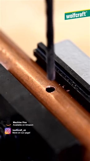 Need a strong reliable vice grip? 💪🖐 Look no further! Our Machine Vice has steel jaws with horizontal prisms to easily and effectively clamp round material. It also comes equipped with a wolfcraft quick adjuster and trapezoidal steel spindle. The Machine Vice is made of cast iron and has a clamping width of 80 mm and a jaw width of 85 mm. #wolfcraft #wolfcraftuk - - - - - #DIY #doityourself #homeimprovement #construction #homerenovation #renovation #home #homedesign #handmade #woodworking #hom