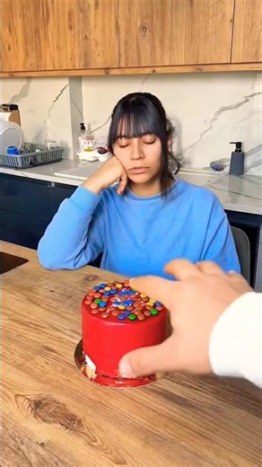 🌈How do you fix the cake? 🎂💛🥰😘💥#birthdaycake #short