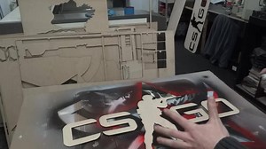 Iată ce facem noi acum pe seară. Vopsim logo CS GO. Mulțumim mult de comandă Darius :D Dacă vrei să vezi ce am mai făcut noi cu laserul găsești aici: http://idei3d.ro/laser/ | Dinplin