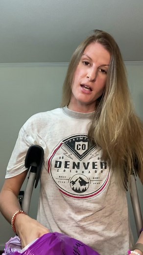 Not an ad, I’m just obsessed with these @bundleofbrittany leggings. If you are a female right above knee amputee, these are the BEST. Make sure you follow Brittany because she runs BOGO specials this time of year, and they are WELL worth it. #fyp #foryoupage #amputeelife #amputeechick #amputeefashion #littlefoot #abovekneeamputee #osseointegration #boneanchoredprosthesis #adaptive #leggings