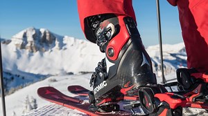 Hawx by ATOMIC – mit Skischuhen, die passen, fährst du besser. Gewinne den Skischuh aus der neuen Kollektion von ATOMIC. Wie? Beitrag liken, kommentieren und sharen und schon bist DU dabei. Am 21.12 wird ausgelost. Viel Glück! #BOOTSTHATFIT #weareskiing | Asport sports performance