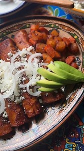 Chicken Enchiladas in Salsa Roja!! Recipe Link https://pinaenlacocina.com/enchiladas-nortenas-de-pollo-chicken-enchiladas/ #EnchiladasRojas #enchiladasnortenas | La Piña En La Cocina