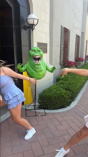 👻 We Ain’t Afraid of No Ghosts! | Ghostbusters Dance at Sony Studios! 🚨
