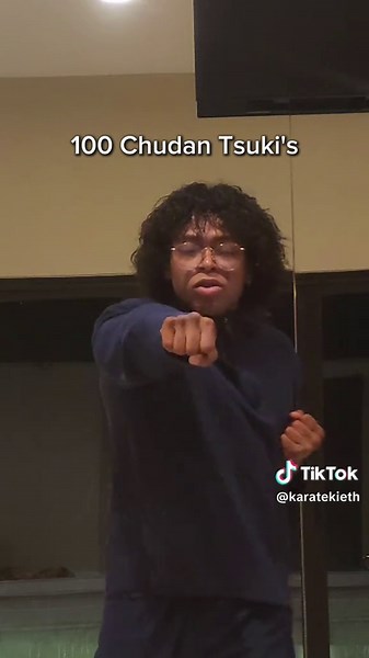 Here's a simple but tutorial tough karate/kickboxing workout you can try from anywhere that requires no equipment. I've used this workout to help get me ready for Kumite's a number of times. Hope it benefits you as well. . . . Keep training hard , osu! #boxing #gym #fyp #karate