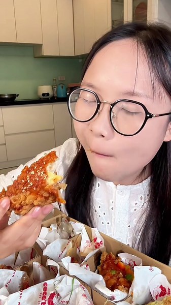 Gà Rán Giòn Rụm - Mukbang Cece Box Đỉnh Chóp