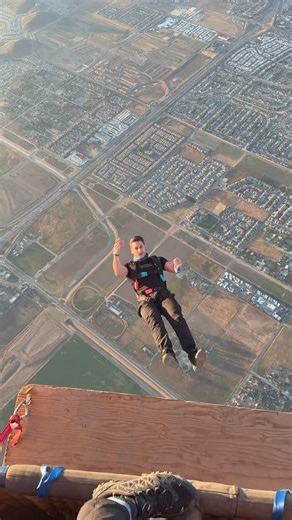 Freddy Chase on Instagram: "Like what's the worst the can happen #skydiving #falling #skydive"