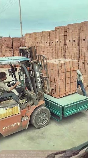 Brick Factory Loading Unloading: Forklift and Truck Perfect Coordination