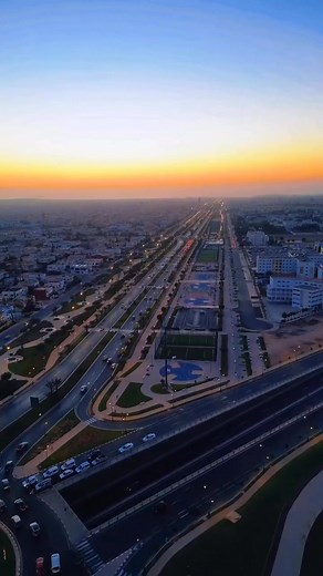 📍 Agadir, located on the southern coast of Morocco, is renowned for its beautiful beaches, stunning sunsets, and vibrant atmosphere. The combination of Agadir’s scenic coastline and the breathtaking sunsets creates an unforgettable experience. As the sun begins to dip below the horizon, the sky over the Atlantic Ocean transforms into a canvas of warm colors—shades of orange, pink, and purple reflecting off the water. The beach, with its golden sands, becomes a perfect viewing spot, as the cool 