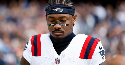 Stefon Diggs called out for disgraceful act during American national anthem