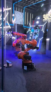 An industrial accident at 🇨🇳 Shanghai Science and Technology Museum (上海科技馆)… it looks fatal…🤖