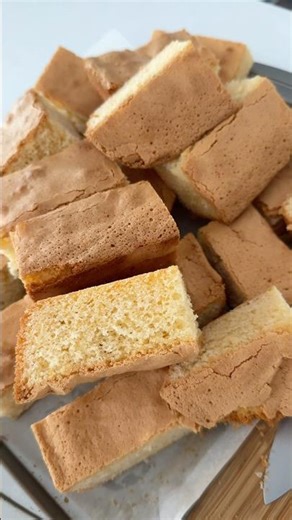 Australia’s famous cake #cake #lamingtons #recipe #reels