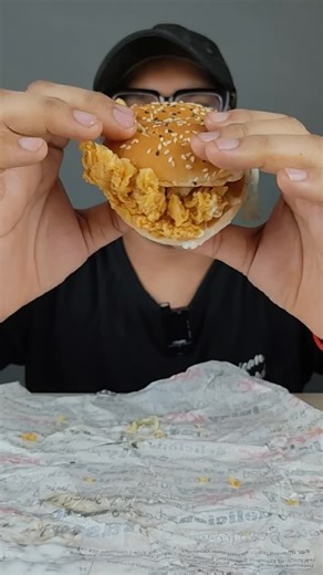 SWAPNIL MAYRA on Instagram: "🔥 KFC ZINGER CLASSIC BURGER REVIEW 🔥 Finally tried the ZINGER CLASSIC BURGER from KFC 🍔😋 Crispy zinger chicken ✔️ Soft bun + classic mayo ✔️ Proper KFC-style crunch ✔️ But… 👉 KYA YE ABHI BHI KFC KA BEST BURGER HAI? 👉 PRICE VS TASTE – WORTH IT OR NOT? Full honest review in this reel 💯 Watch till the end and drop your opinion 👇 📸 Follow for daily food reviews 👉 @1bytewithsopnil #KFC #ZingerClassic #ZingerBurger #BurgerReview #CrispyChicken FastFoodIndia FoodR