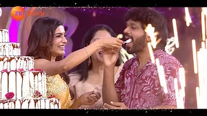 Apsara Awards 2025📺 Watch Apsara Awards today at 5:30pm only on #ZEETelugu available with YuppTV. @ https://tinyurl.com/37sjrhay **Channel content is subjected to regional availability #shows #awards #livetv #ott #entertainment #Samantha #telugu #live #awards | YuppTV