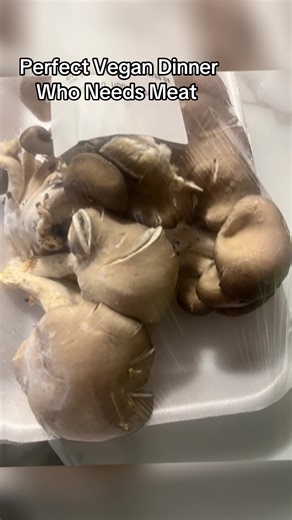 Bringing in the 1st of month with need plantbased goals and continuing a healthy lifestyle #blackeyedpeas #plants #healthy #mushrooms #peace