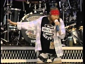 Guns N' Roses - It's So Easy - Paris 1992