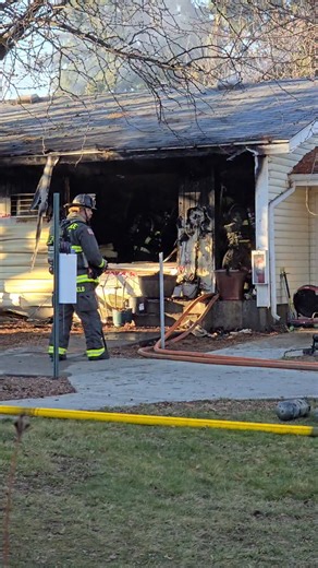 Wenatchee Valley Fire Department responds to a structure fire at Wenatchee II Apartments Thursday afternoon on Ninth Street.📹 by Jacob Ford/Wenatchee World | Wenatchee World