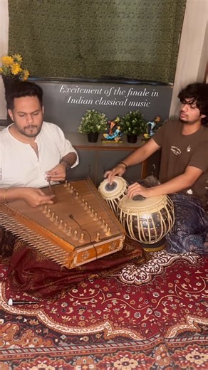 Ninad Dhananjay Daithankar on Instagram: "Ecstasy! The finale in the very fast paced progression ( Jhala ) in Indian classical music ♥️✨ Do you feel the excitement too? Also , Can you guess the Raag ? #santoor #classicalmusic #ninaddaithankar #indianclassical"