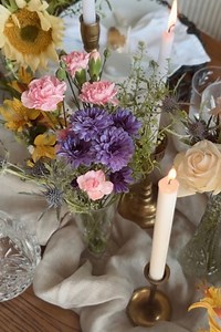DIY Bud Vase Wedding Centerpiece