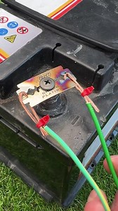 Razor Blade as Battery Terminal? | Handy Panda