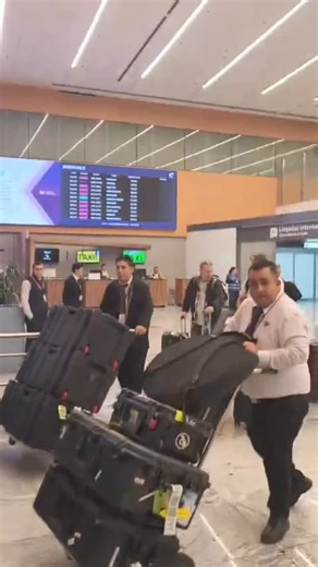 Pyromania MX on Instagram: "Mike Patton y compañía ya están en Guadalajara listos para el debut de @mrbungleofficial en tierras aztecas el día de mañana. Últimos boletos en @funticketmx #mrbungle #mikepatton #metalmusic"