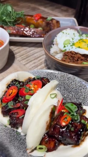 Tonight from 5pm we have two menus to choose from… Tapas and Surf n Turf 🦞🥩 Will you share 5 tapas dishes for £35.95, or indulge in- Fresh Lobster🦞 ~ Shellfish ~ Gran Reserve Fillet ~ Seafood Sharing Platters ~ Surf & Turf Pasta ~ Bistro Rump ~ Ribeye ~ XL Mixed Grill plus more! Tables are available to book via our website, walk-ins are also welcome on an evening. | The Lamp Room