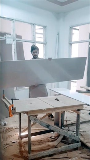 tablesaw skills how to cut long board on tablesaw #tablesaw #cuttingskills #lonly #shorts #wood
