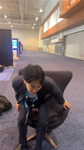 3.9K views | Let's see what SRNA, Chris thinks about these possible anesthesia chairs 樂 #Nursetok #CRNA #CRNALife #SRNA #Nursememes #Healthcarehumor | CRNA Locum Jobs | Facebook