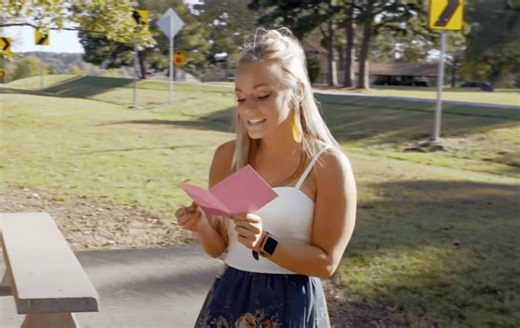 Mackenzie Mckee Announces Gender of Her Twins