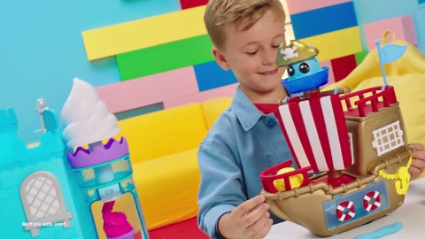 DohKins Pirate Ship Playset & Pirate - Scented Dough that Never Dries, DIY Kids Gift, Ages 3