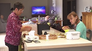 30K views · 362 reactions | En Vendée, plus de 11% de la population a plus de 65 ans. Ces personnes en perte d'autonomie ne veulent pas toujours d'un accueil collectif. Pour leur proposer une alternative à l'EPHAD, le département propose un placement dans une des 84 familles d'accueil pour personnes âgées. Un reportage de Samia Dechir. | Public Sénat | Facebook