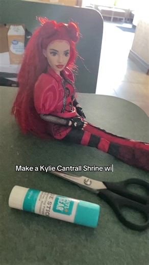 Create a Kylie Cantrall Shrine: A Fun DIY Tutorial