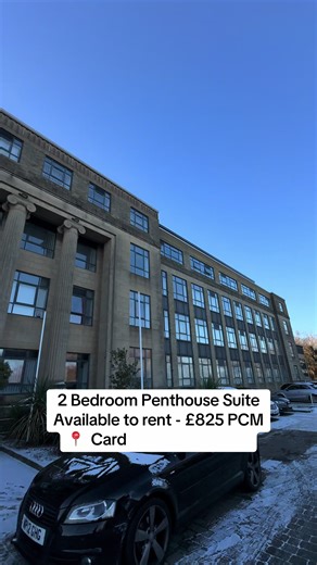 ✨ To arrange a viewing – 2 Bedroom Penthouse Apartment ✨ 💷 £825 PCM 📞 Call 01274 304111 📧 Email: rentals@smartmovesgroup.com Modern penthouse apartment with secure telephone entry and access to all principal rooms. 🏡 Open-plan living & kitchen • Stylish fitted kitchen with integrated appliances • Floor-to-ceiling windows • Stunning views over the golf course • Space for living and dining furniture 🛏 Two double bedrooms • Modern laminate flooring • Bright double-glazed windows • Wardrobe and